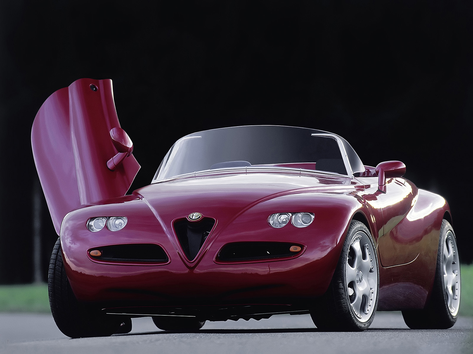 Download High quality coupe Alfa Romeo wallpaper / 1600x1200