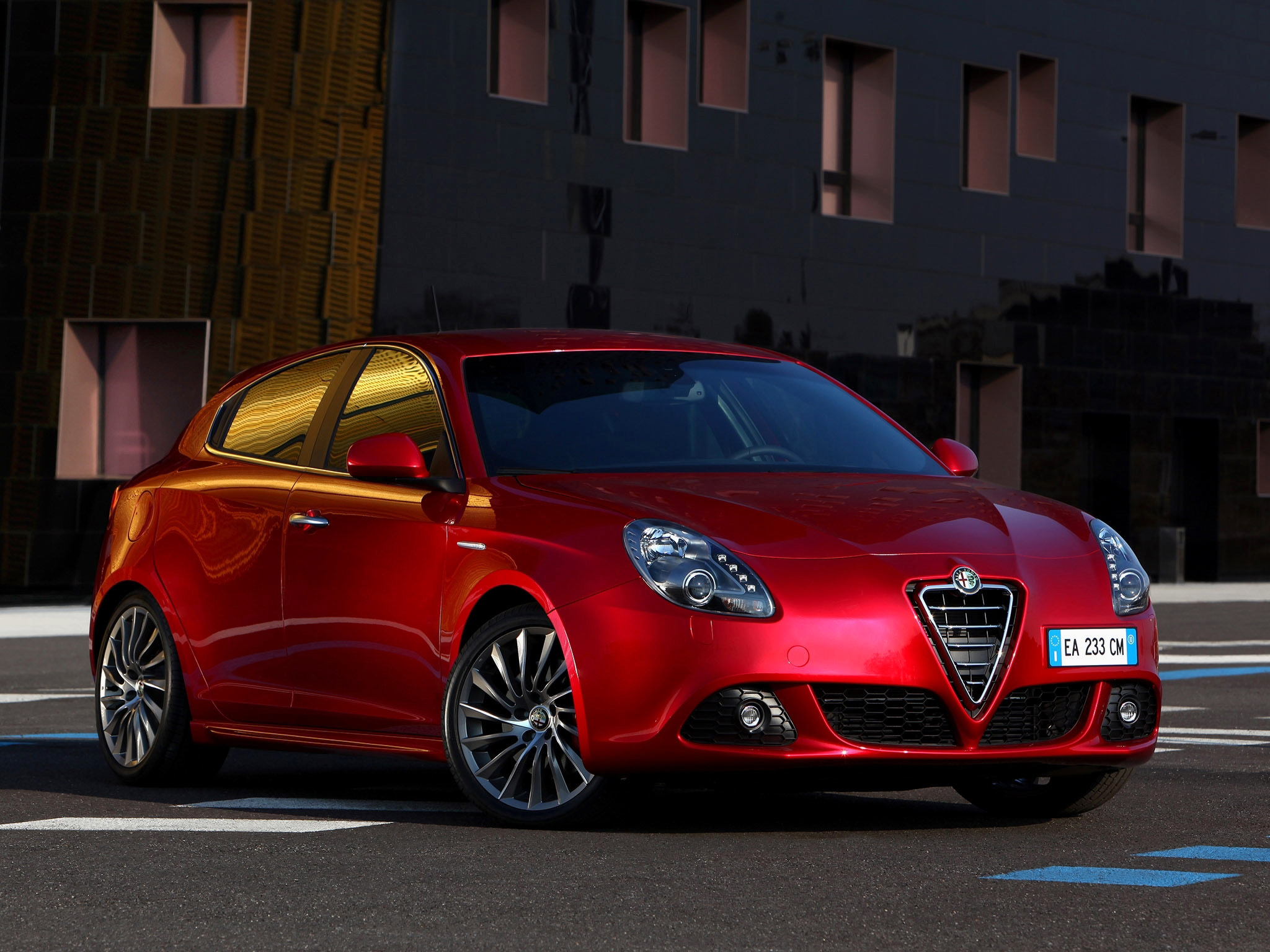 Download HQ red hatchback Alfa Romeo wallpaper / 2048x1536