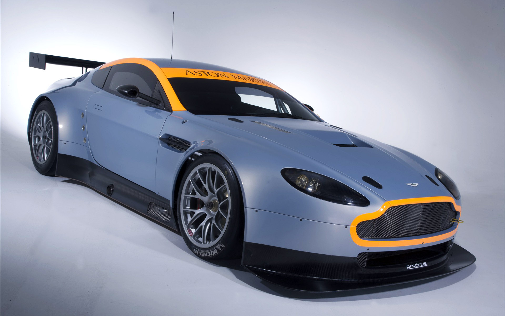 Download full size Aston Martin wallpaper / Cars / 1920x1200