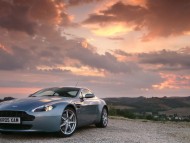 AM Vantage V8 sunset / Aston Martin