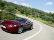 AM Vantage V8 turn / Aston Martin