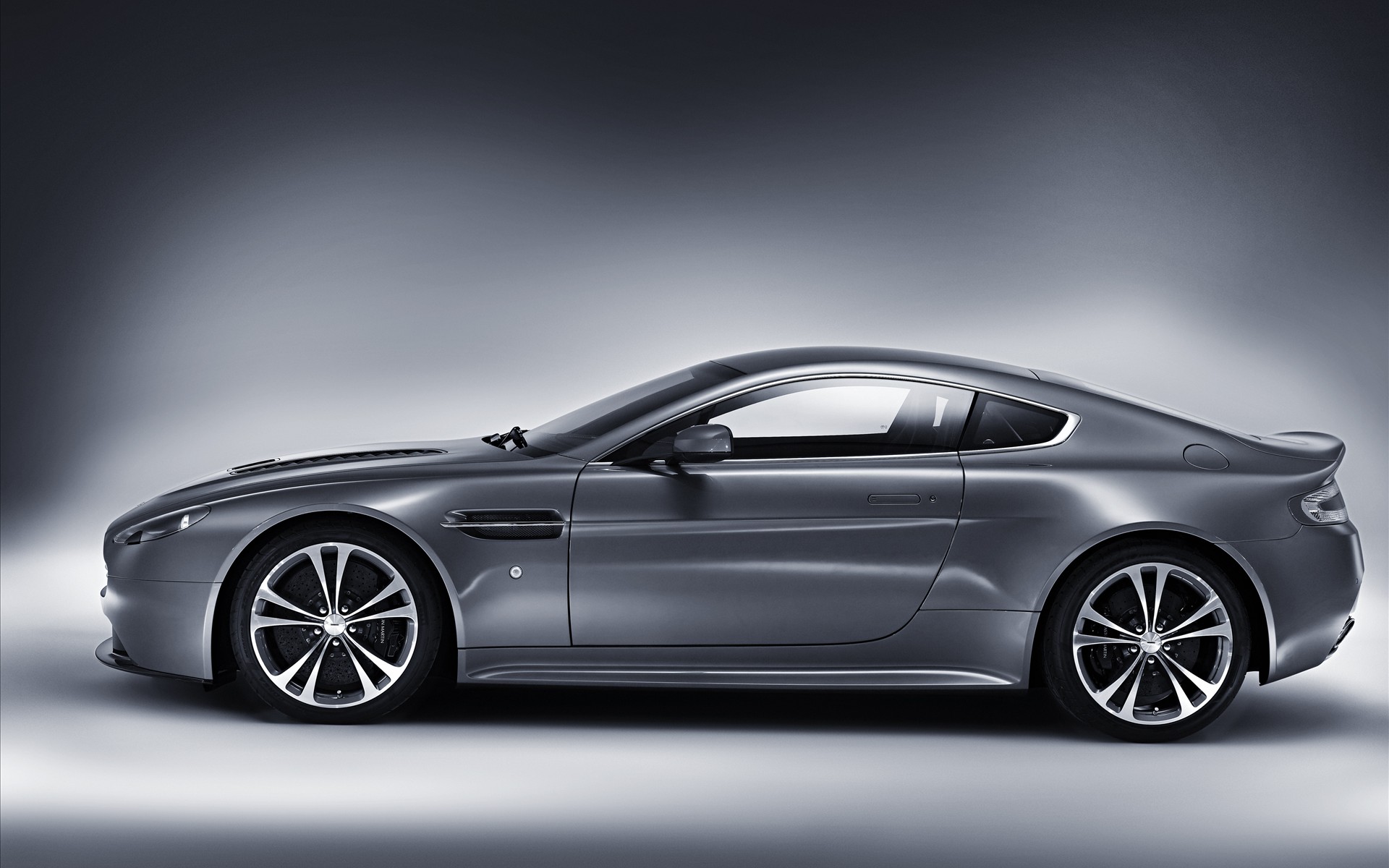 Download High quality Aston Martin wallpaper / Cars / 1920x1200