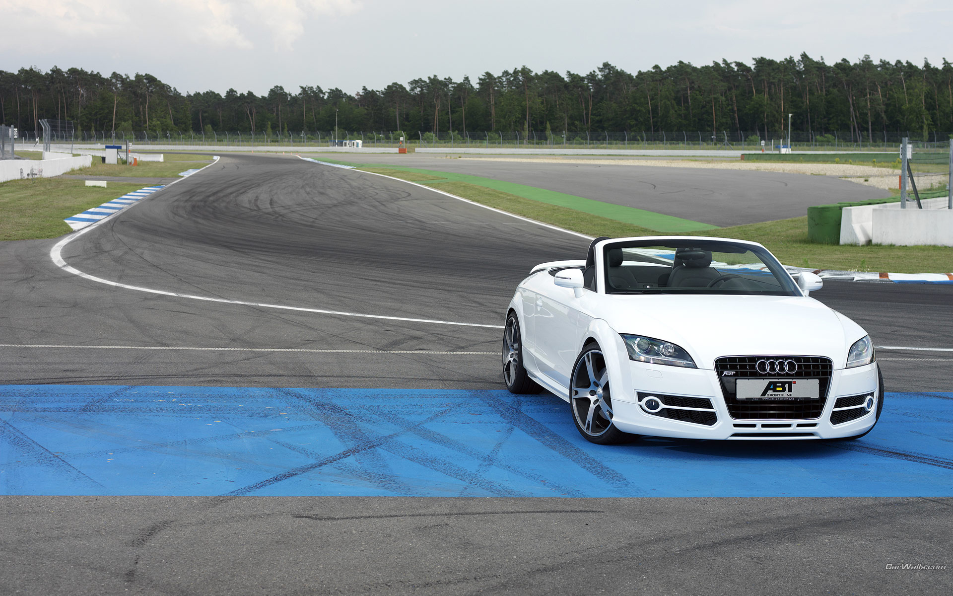 Download HQ TT ABT white coupe cabriolet stoping Audi wallpaper / 1920x1200