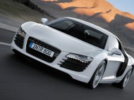 Download R8 white coupe front / Audi