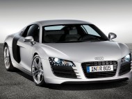R8 silver coupe front / Audi