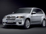 Download X5 M Sports Package angle / Bmw