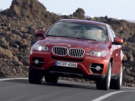 X6 red front road / Bmw