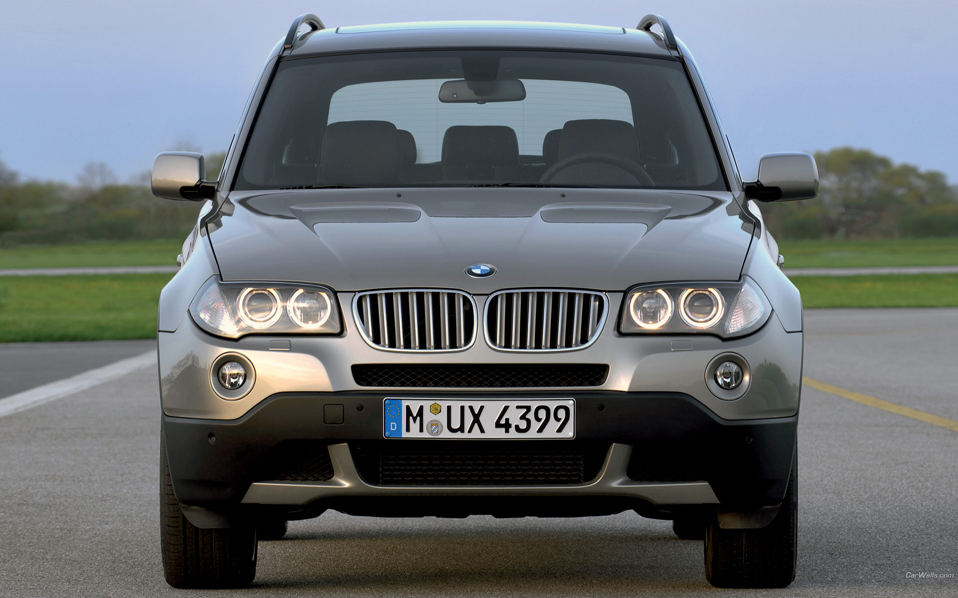 Download full size X3 front Bmw wallpaper / 1920x1200