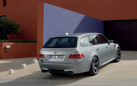 Free Send to Mobile Phone M5 touring back Bmw wallpaper num.527