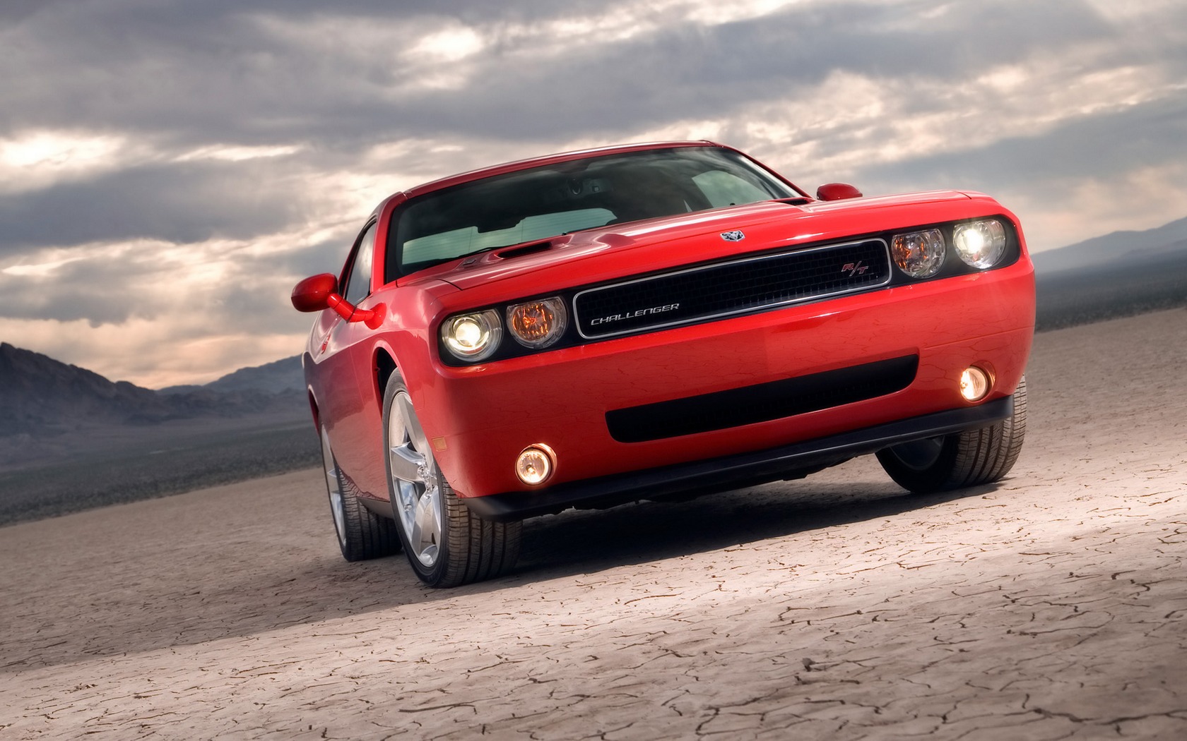 Download High quality Challenger 2009 Chevrolet wallpaper / 1680x1050