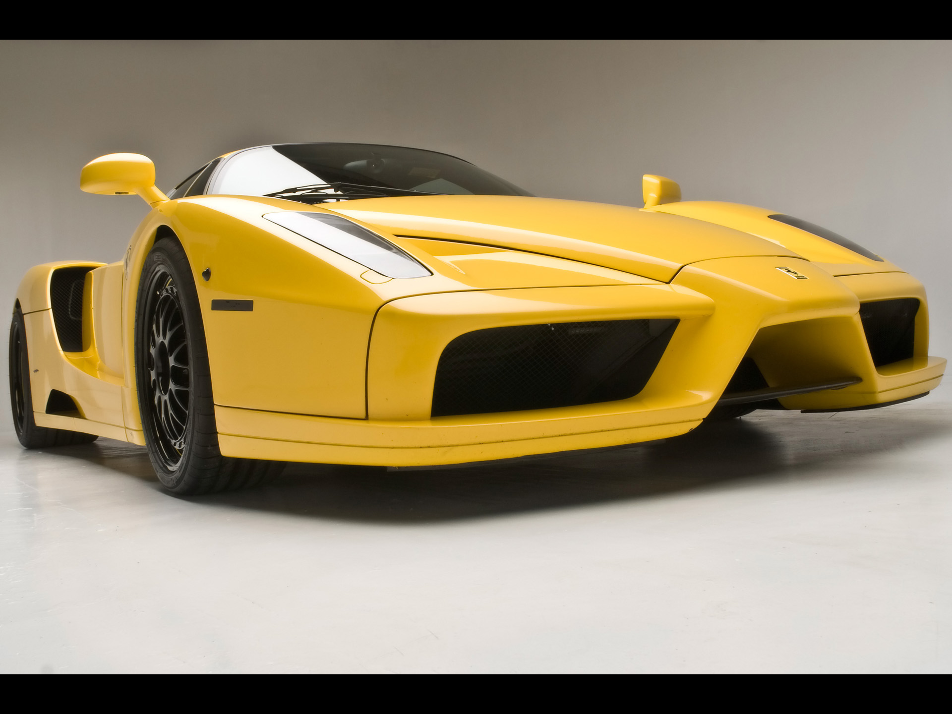 Download full size 2008 Edo Competitioni Enzo Front Angle Low View Ferrari wallpaper / 1920x1440