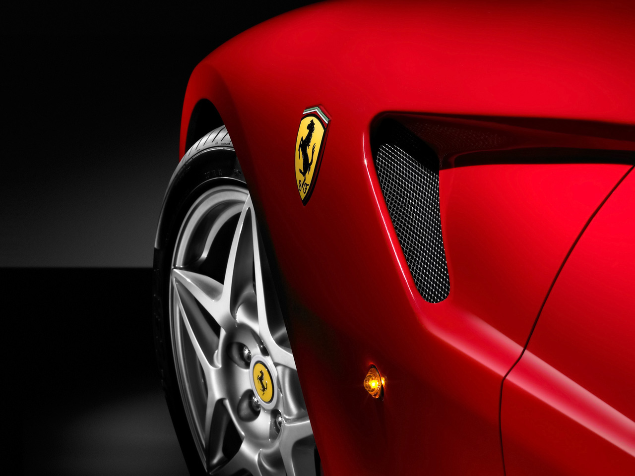 Download High quality 599 GTB Detail Front Left Ferrari wallpaper / 1280x960