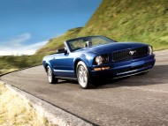 Mustang-Convertible / Ford