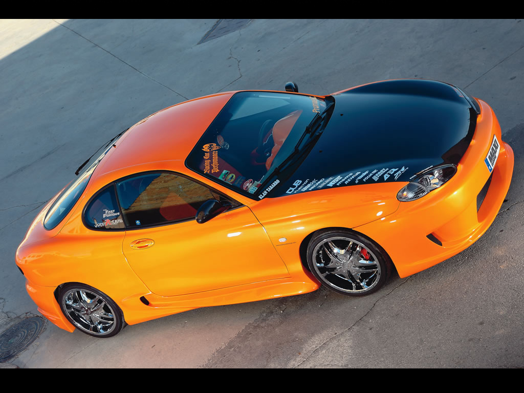 Download orange Hyundai wallpaper / 1024x768