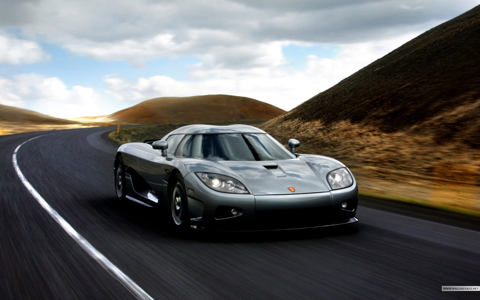Download HQ Koenigsegg wallpaper / Cars / 1680x1050