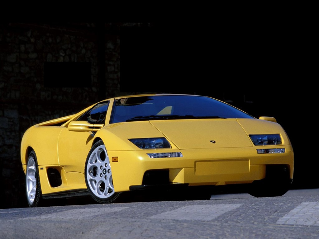Download Diablo Yellow Lamborghini wallpaper / 1024x768