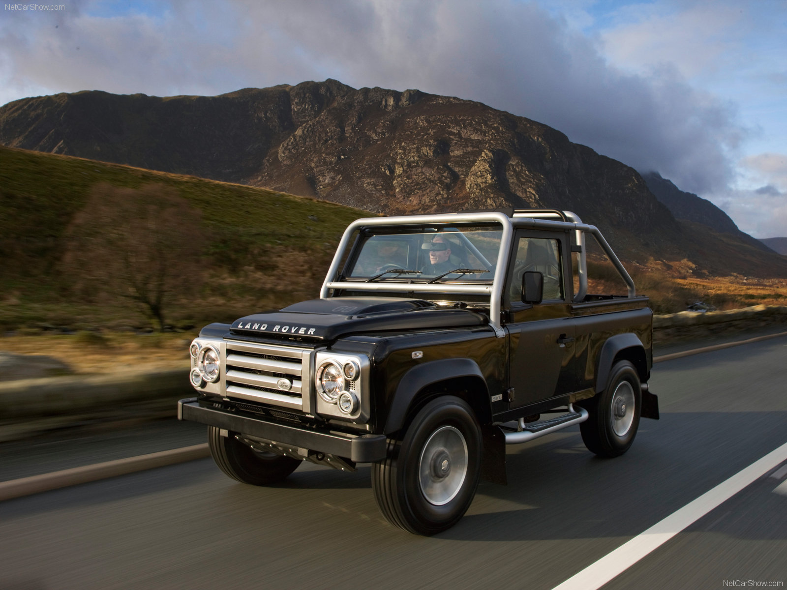Download High quality black jeep Land Rover wallpaper / 1600x1200