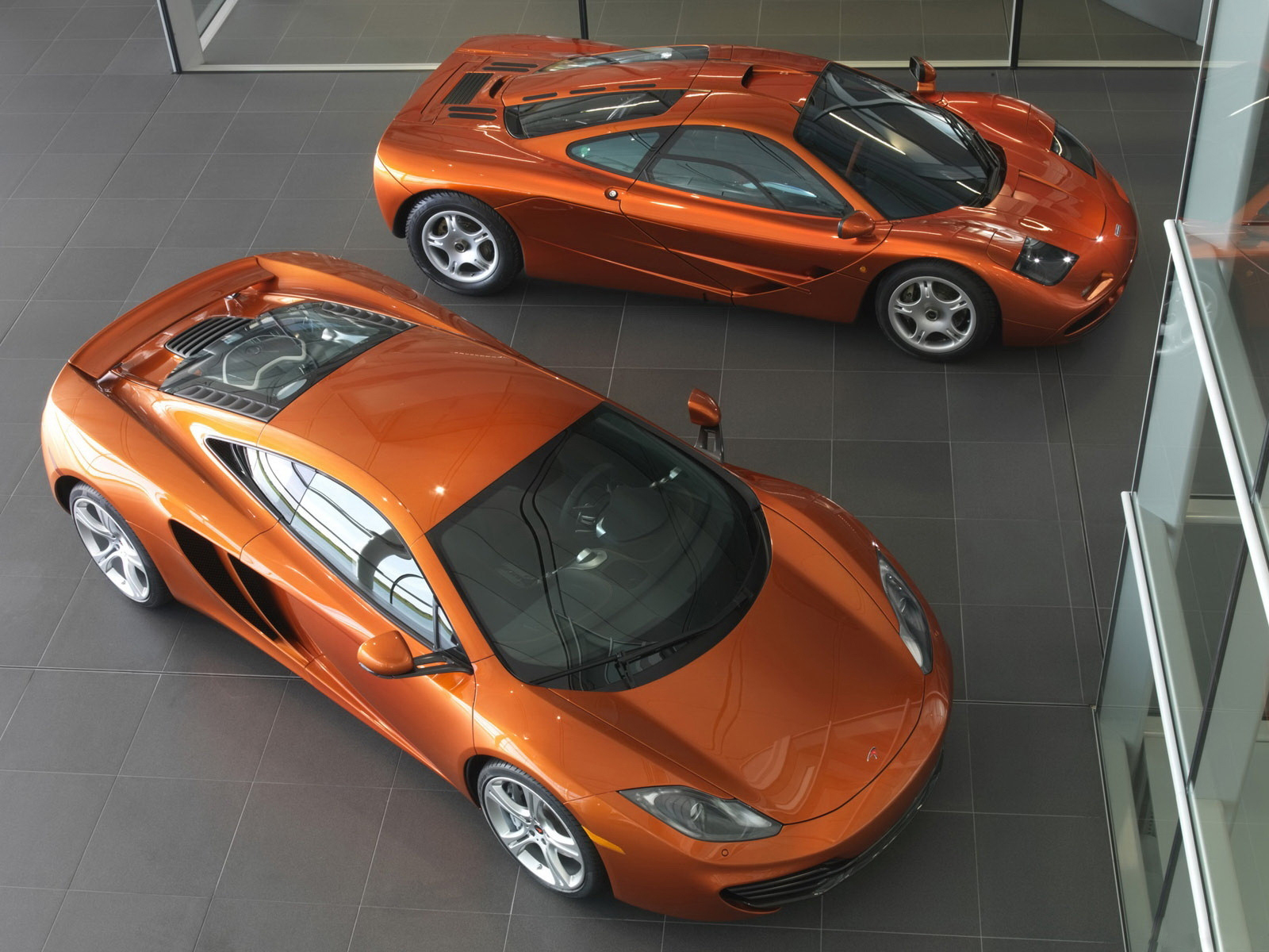 Download High quality MP4-12C orange top two McLaren wallpaper / 1600x1200