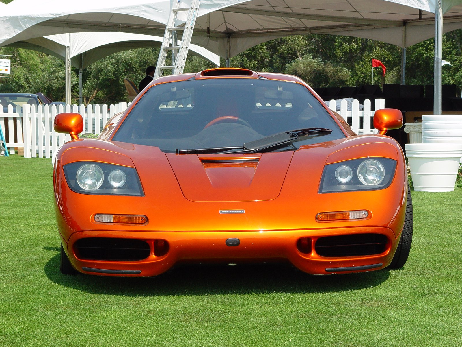Download HQ orange supercar McLaren wallpaper / 1600x1200