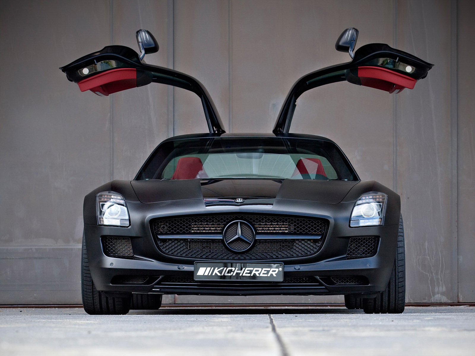 Download HQ Kicherer black open doors Mercedes wallpaper / 1600x1200