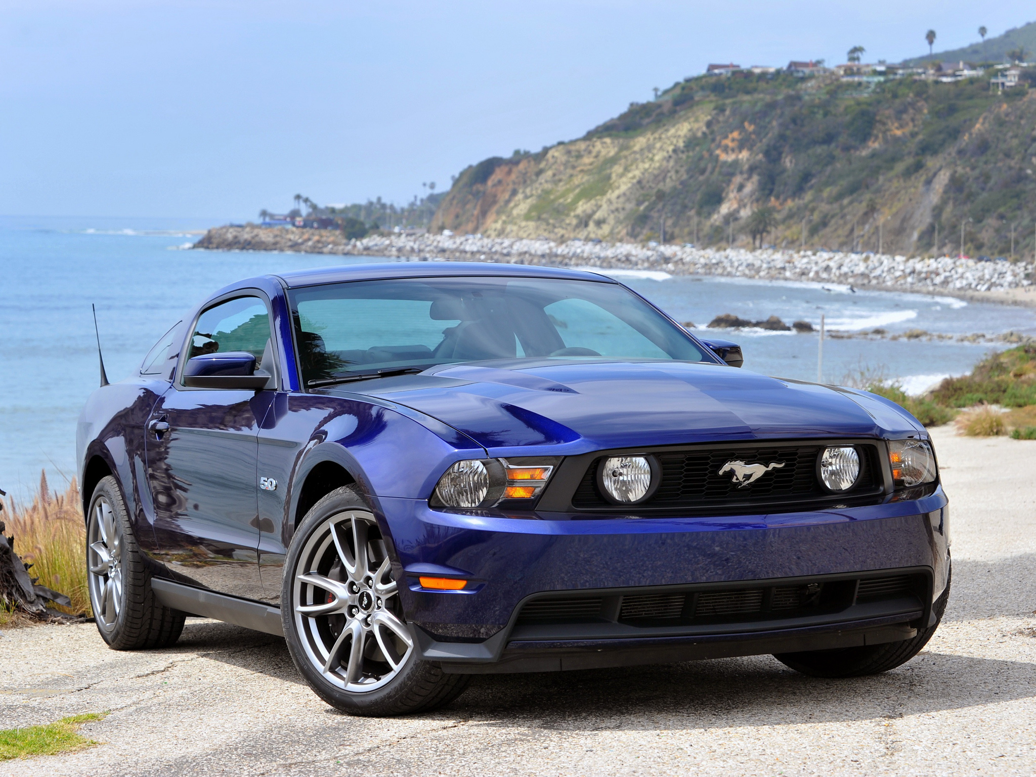 Download full size classic Mustang wallpaper / 2048x1536