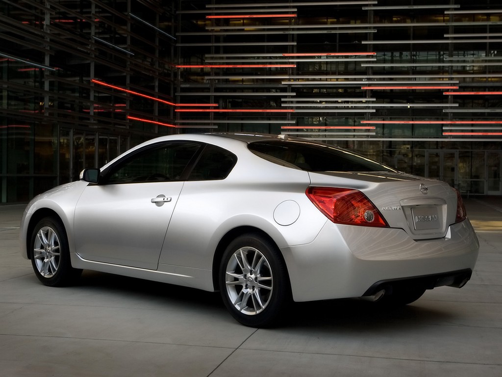 Full size Altima Coupe 2008 Nissan wallpaper / 1024x768