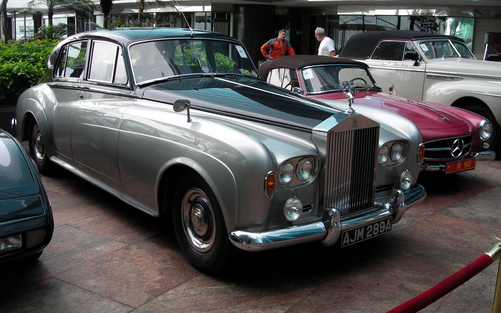 Download High quality Rolls Royce 1963 Rolls Royce wallpaper / 1680x1050
