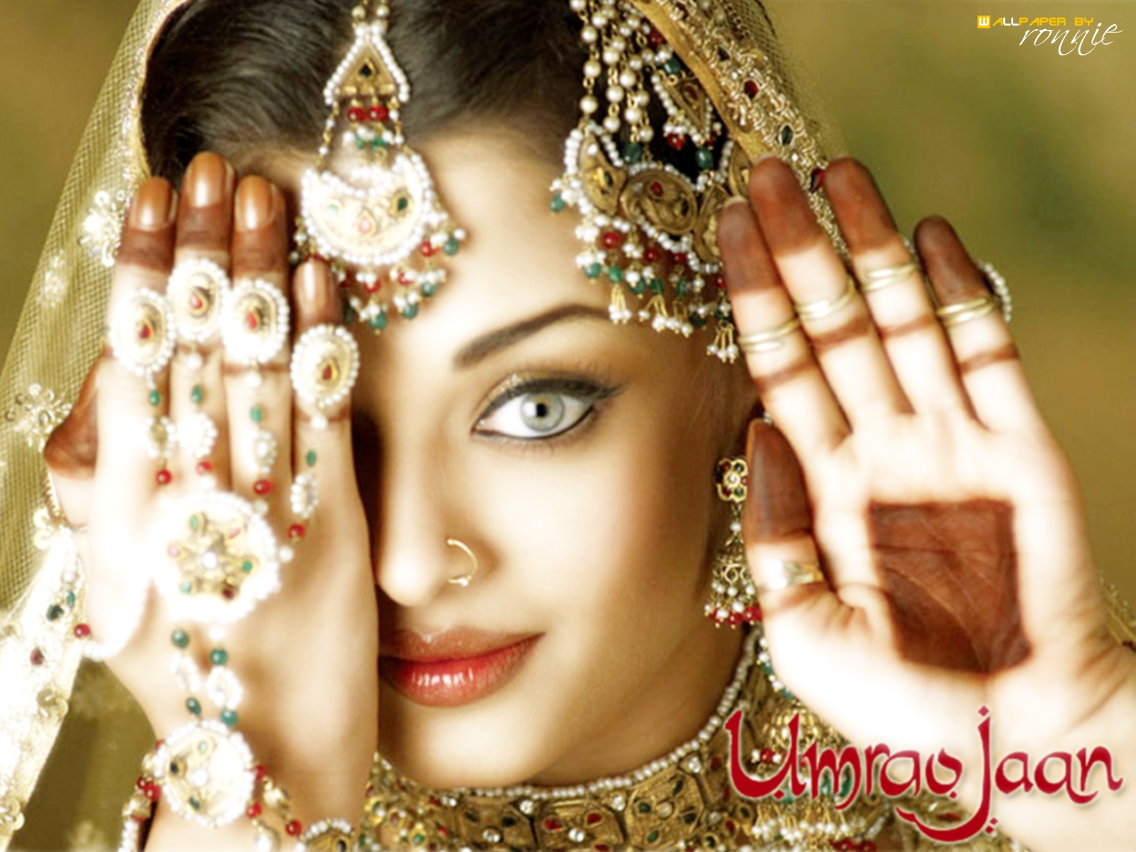 Download High quality Aishwarya Rai wallpaper / Celebrities Female / 1600x1200