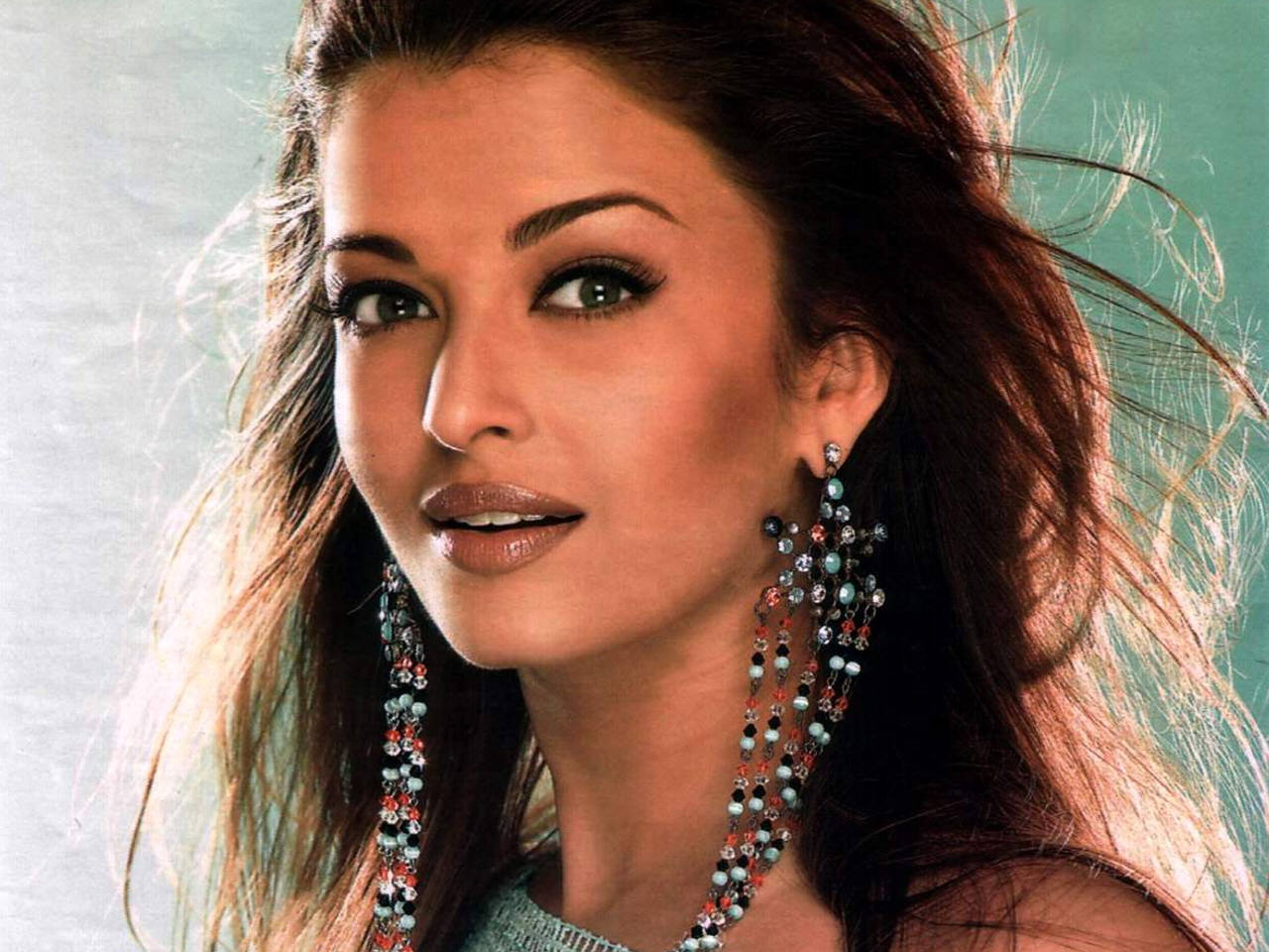 Download High quality Aishwarya Rai wallpaper / Celebrities Female / 1280x960