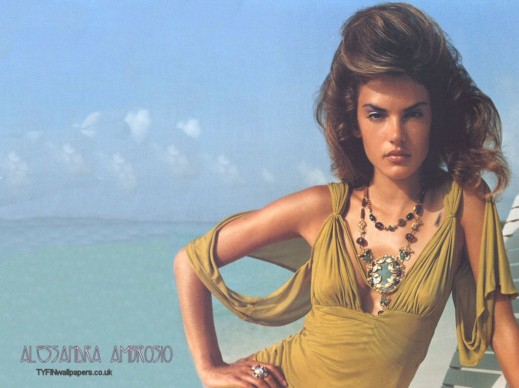 Full size Alessandra Ambrosio wallpaper / Celebrities Female / 1025x768