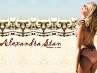 Alexandra Stan / Celebrities Female