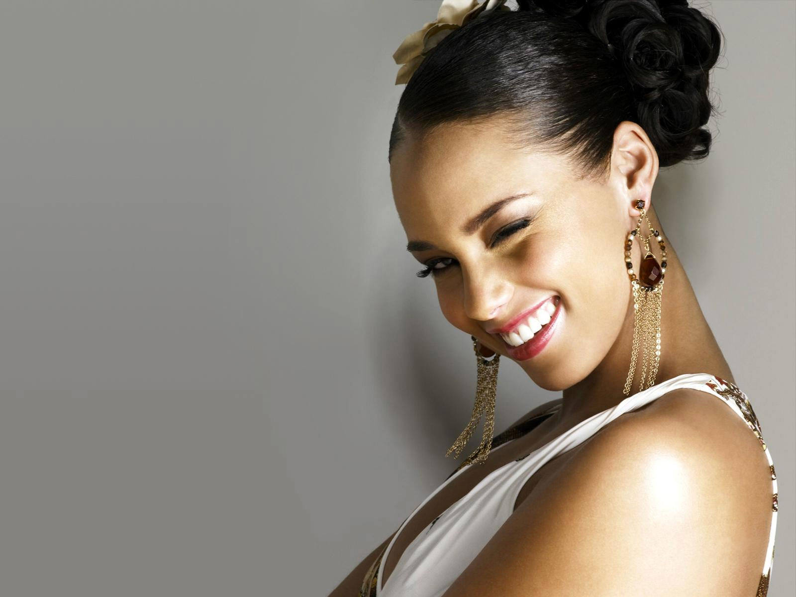 Download HQ Alicia Keys wallpaper / Celebrities Female / 1600x1200