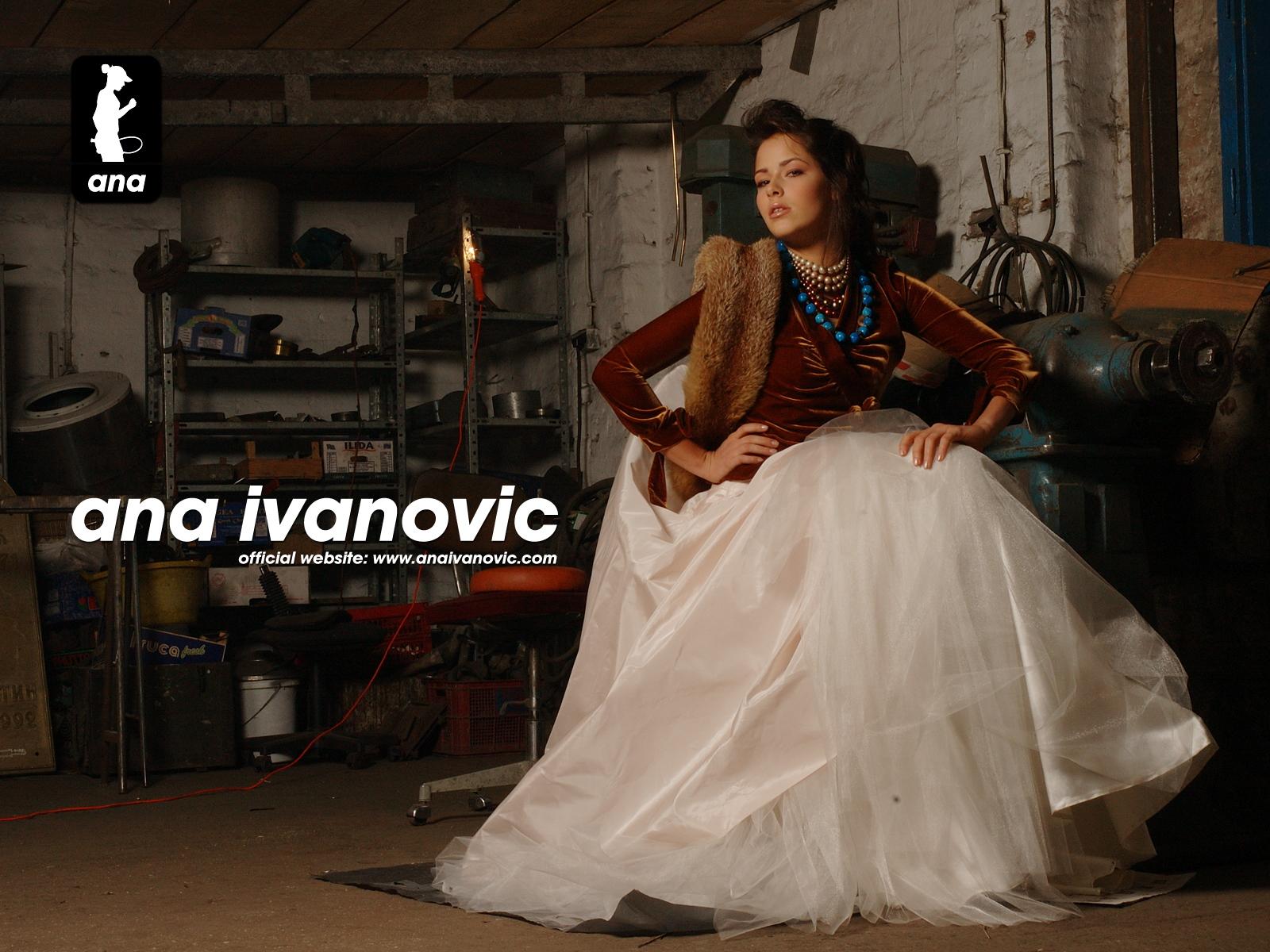 Download full size Ana Ivanovic wallpaper / Celebrities Female / 1600x1200