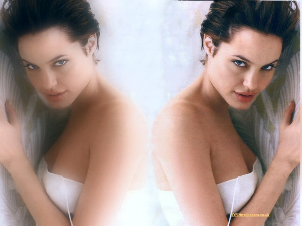 Full size Angelina Jolie wallpaper / Celebrities Female / 1025x768
