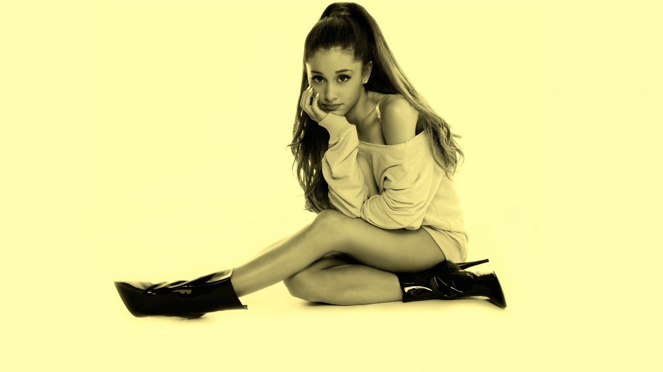 Download High quality Ariana Grande wallpaper / Celebrities Female / 1366x768