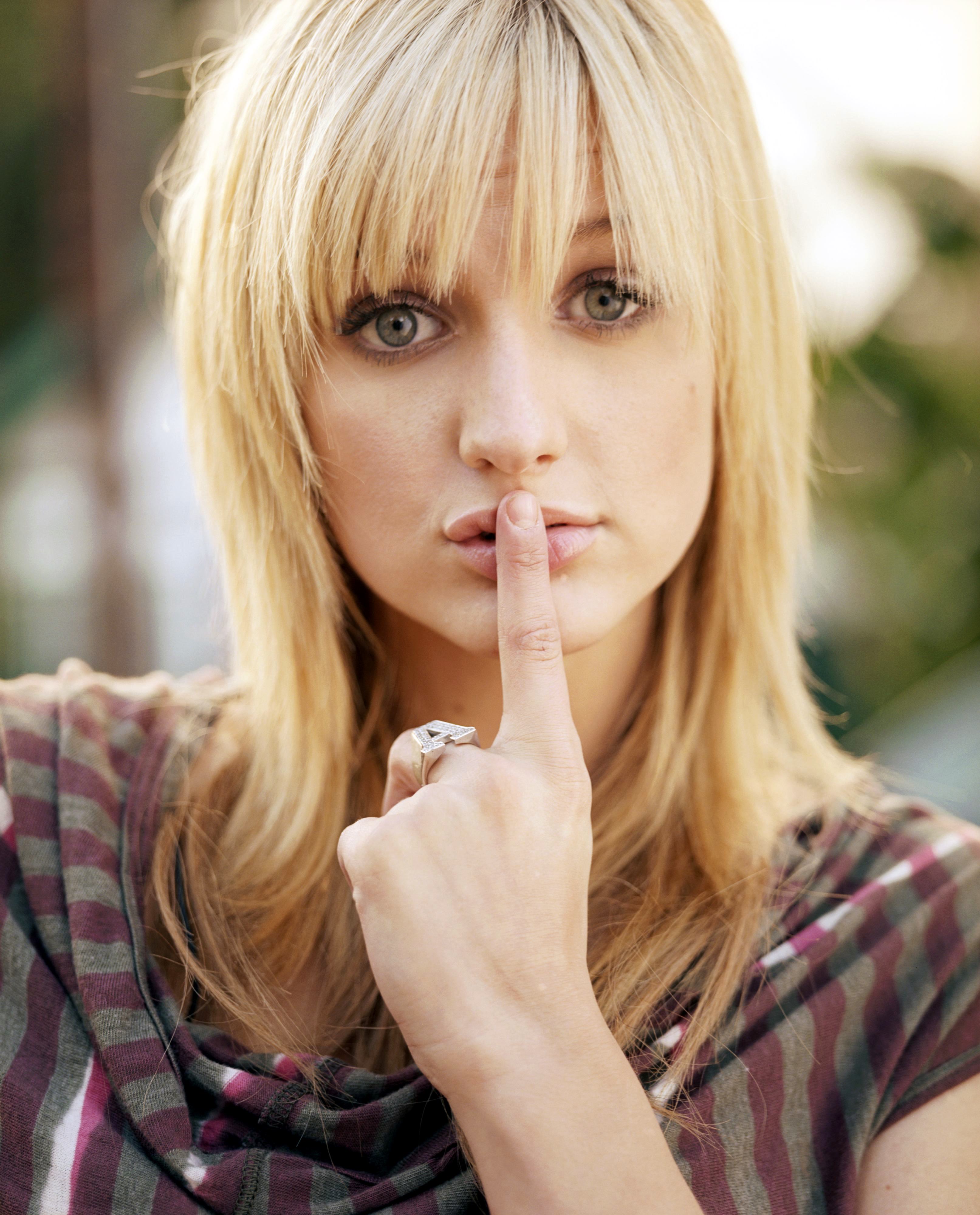 Download High quality Ashlee Simpson wallpaper / Celebrities Female / 3226x4000