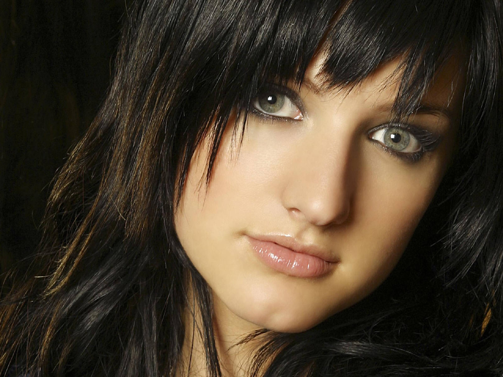 Download High quality Ashlee Simpson wallpaper / Celebrities Female / 1600x1200