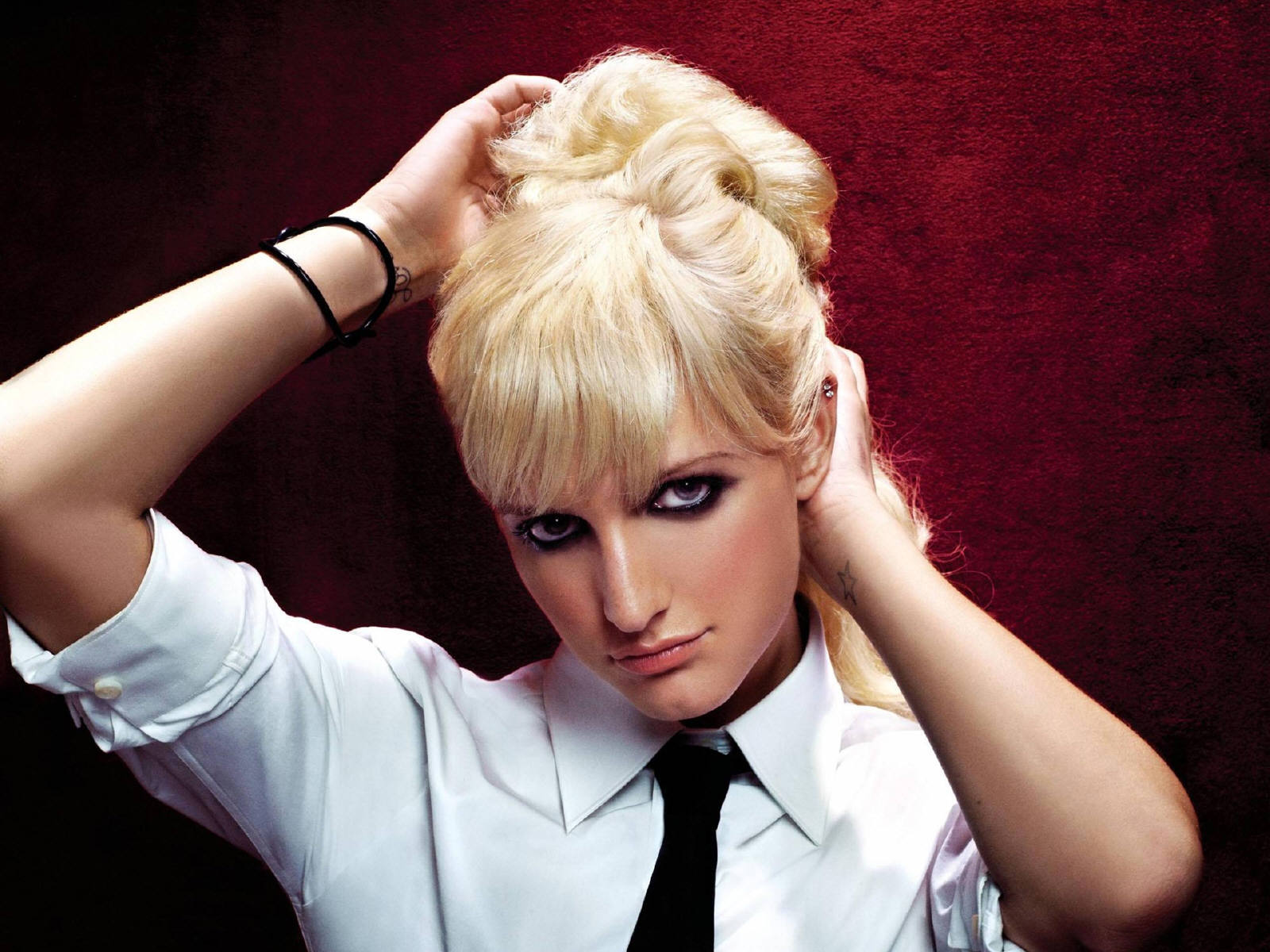 Download High quality Ashlee Simpson wallpaper / Celebrities Female / 1600x1200