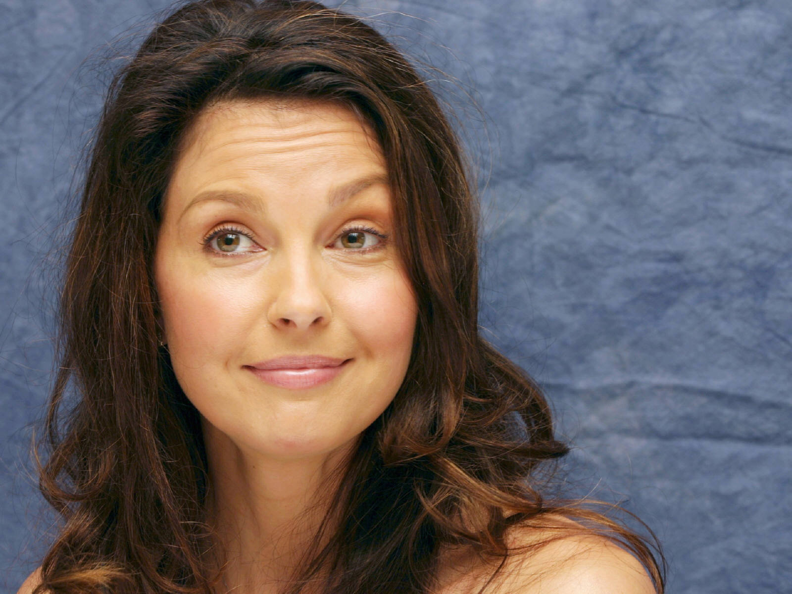 Download full size Ashley Judd wallpaper / Celebrities Female / 1600x1200