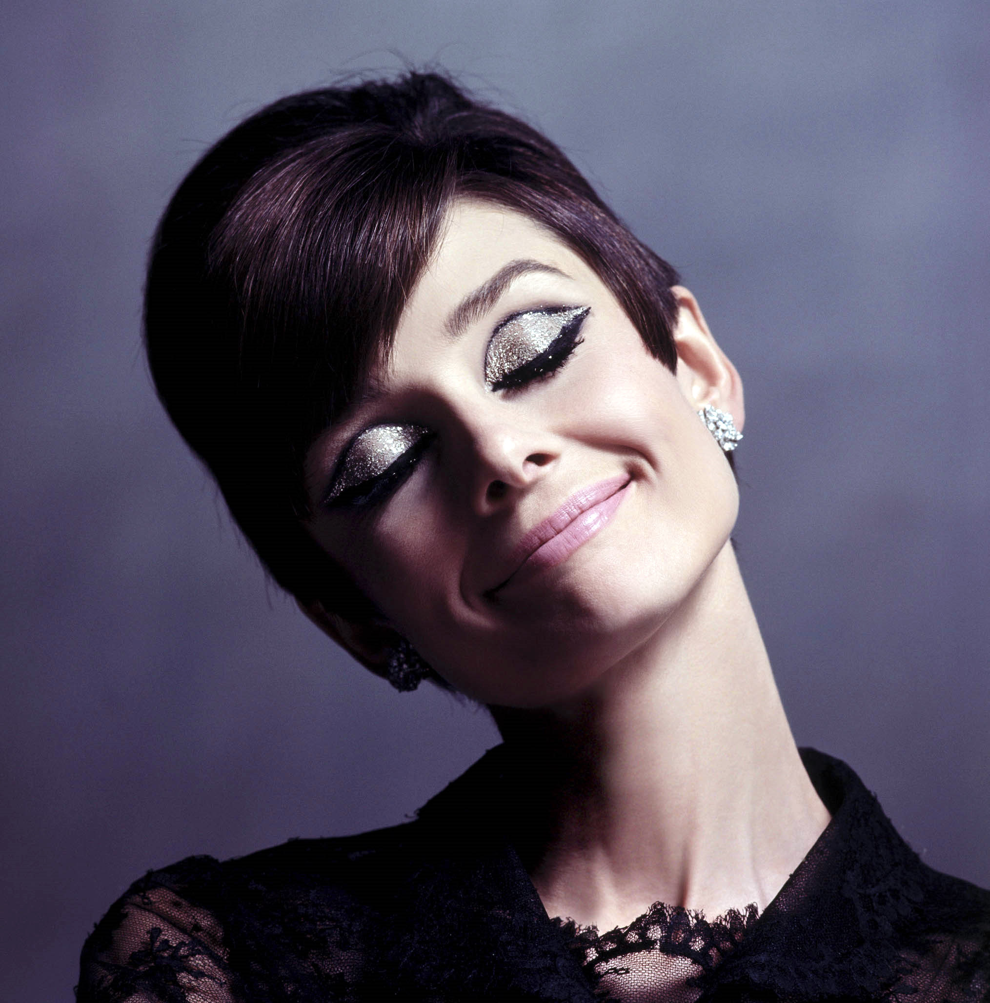 Download full size Audrey Hepburn wallpaper / Celebrities Female / 2029x2056