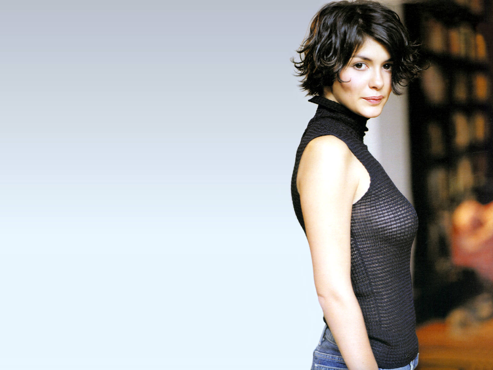 Download full size Audrey Tautou wallpaper / Celebrities Female / 1600x1200