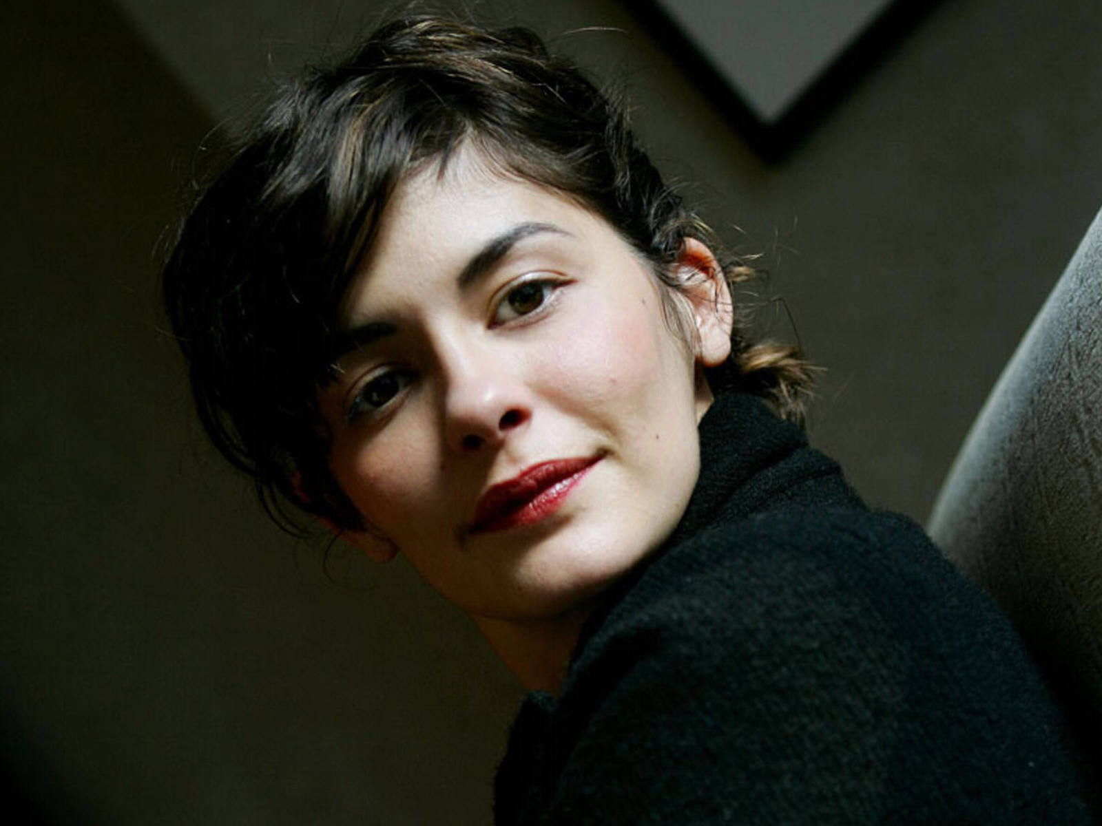 Download full size Audrey Tautou wallpaper / Celebrities Female / 1600x1200