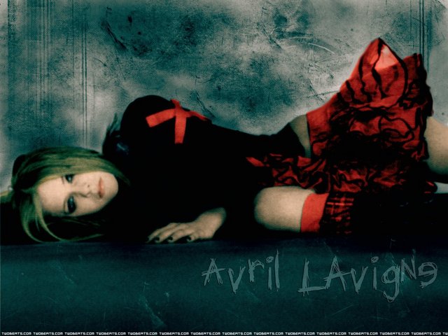 Download Avril Lavigne / Celebrities Female wallpaper / 640x480