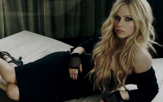 Free Send to Mobile Phone Avril Lavigne Celebrities Female wallpaper num.123