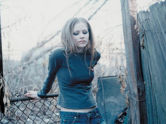 Free Send to Mobile Phone Avril Lavigne Celebrities Female wallpaper num.7