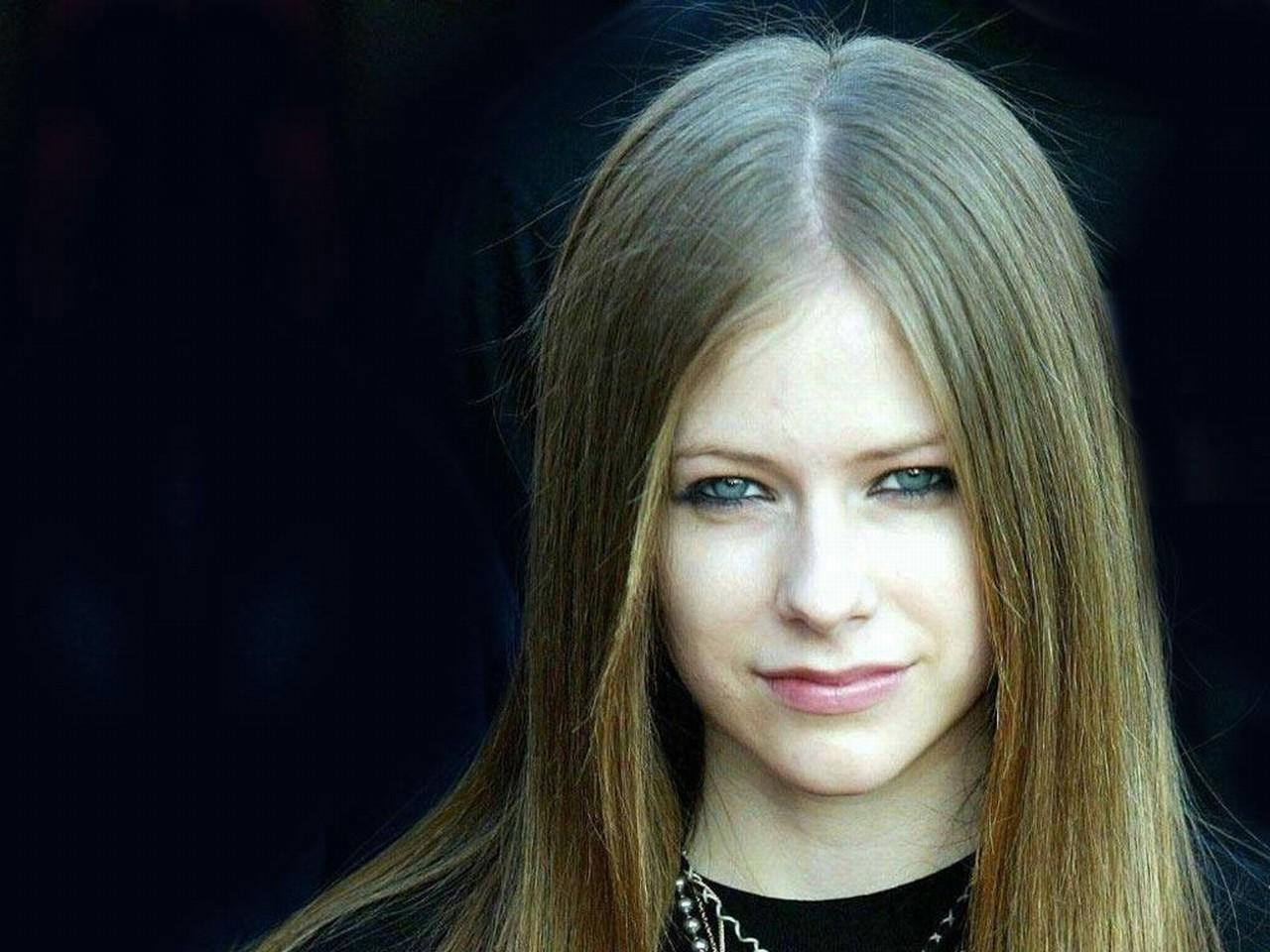 Download full size Avril Lavigne wallpaper / Celebrities Female / 1280x960
