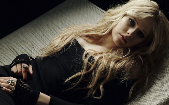Free Send to Mobile Phone Avril Lavigne Celebrities Female wallpaper num.119