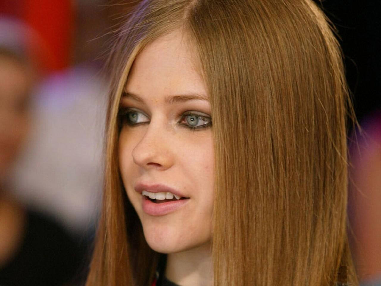 Download full size Avril Lavigne wallpaper / Celebrities Female / 1280x960