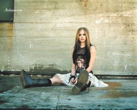 Free Send to Mobile Phone Avril Lavigne Celebrities Female wallpaper num.6