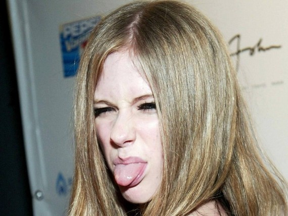 Free Send to Mobile Phone Avril Lavigne Celebrities Female wallpaper num.148